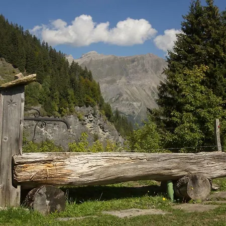 Reine des Aravis - chalet isolé Flumet Extérieur photo